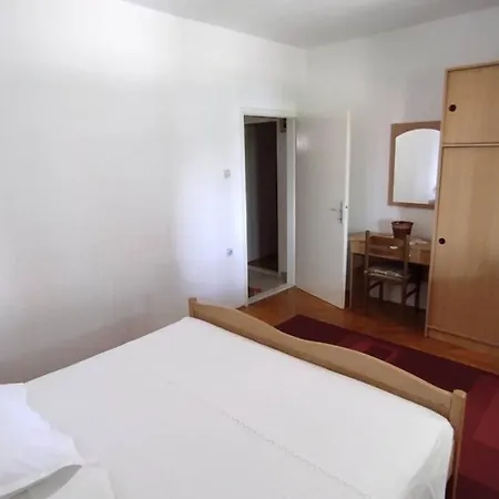 Mlada & Private Parking Trogir