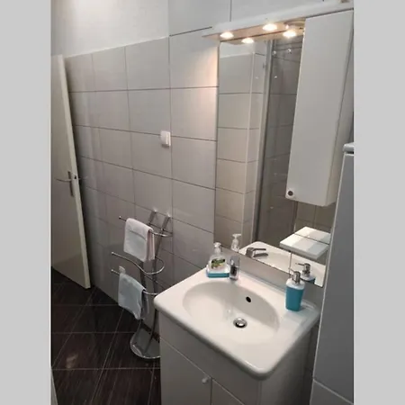Mlada & Private Parking Apartment *
