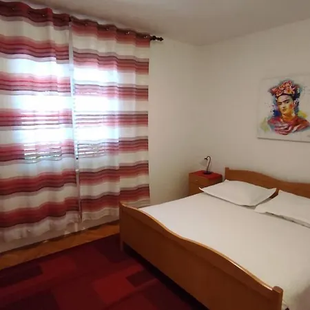 Apartment Mlada & Private Parking *